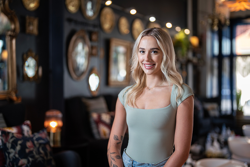 Smudge Beauty Bar Team Member - Hanna